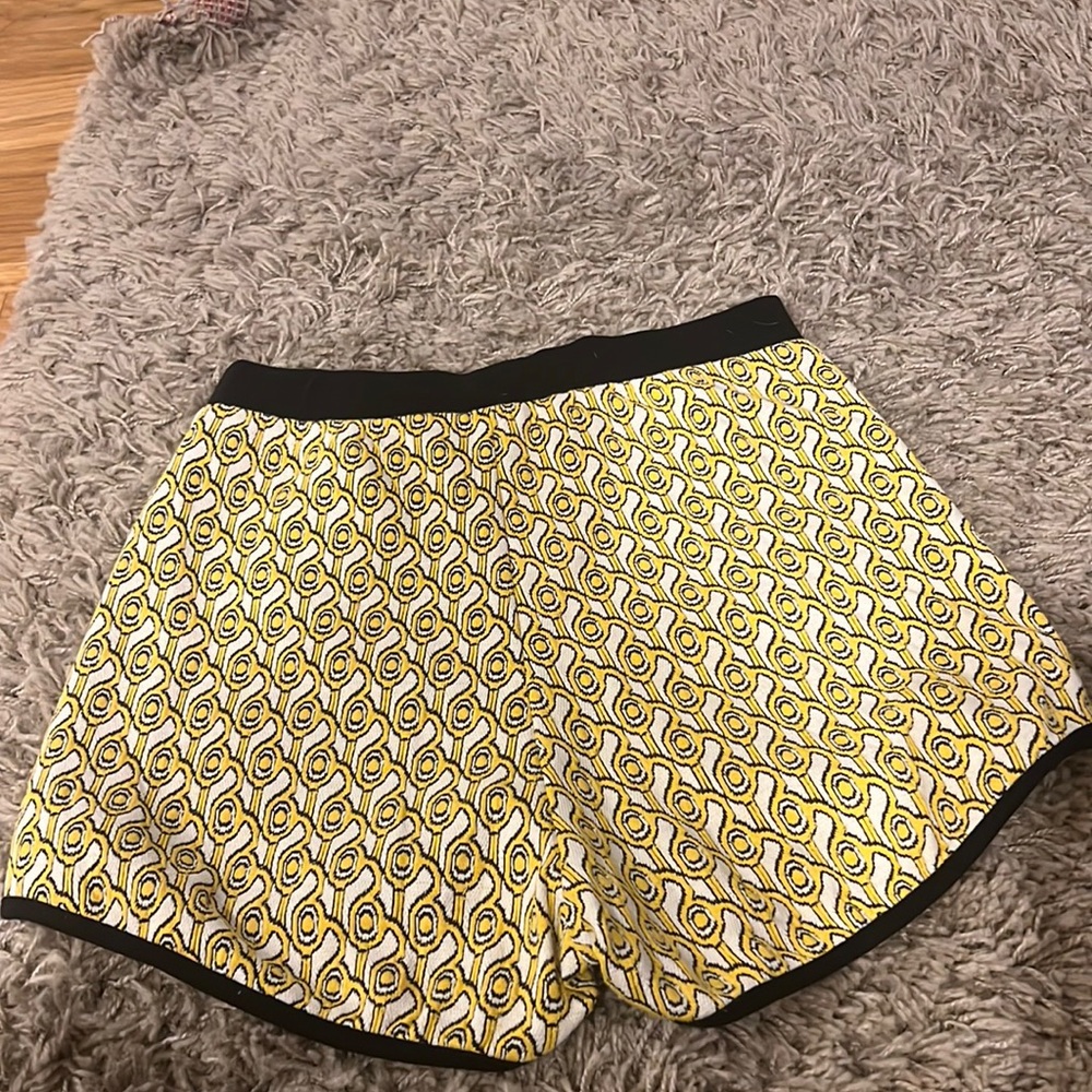 ZARA Knit Yellow and Black Shorts. Like New! Size S